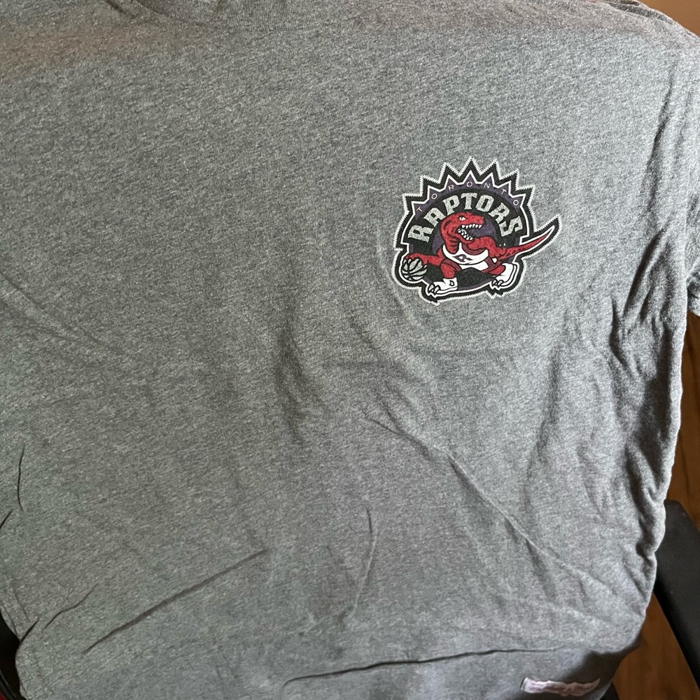 Mitchell & Ness Raptors Shirt - Picture 2 of 4
